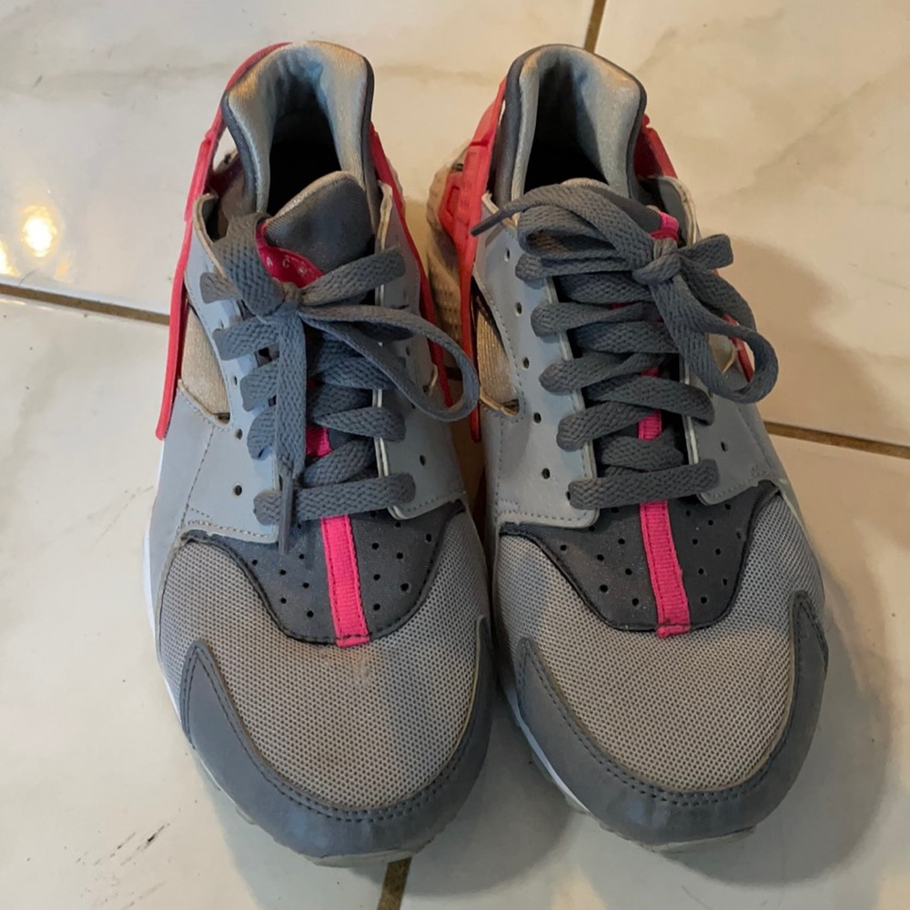 Nike Huarache in pink and grey